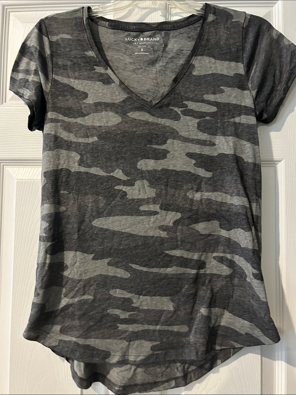 NWOT Lucky Brand Gray Camo V-Neck Short Sleeve Tee